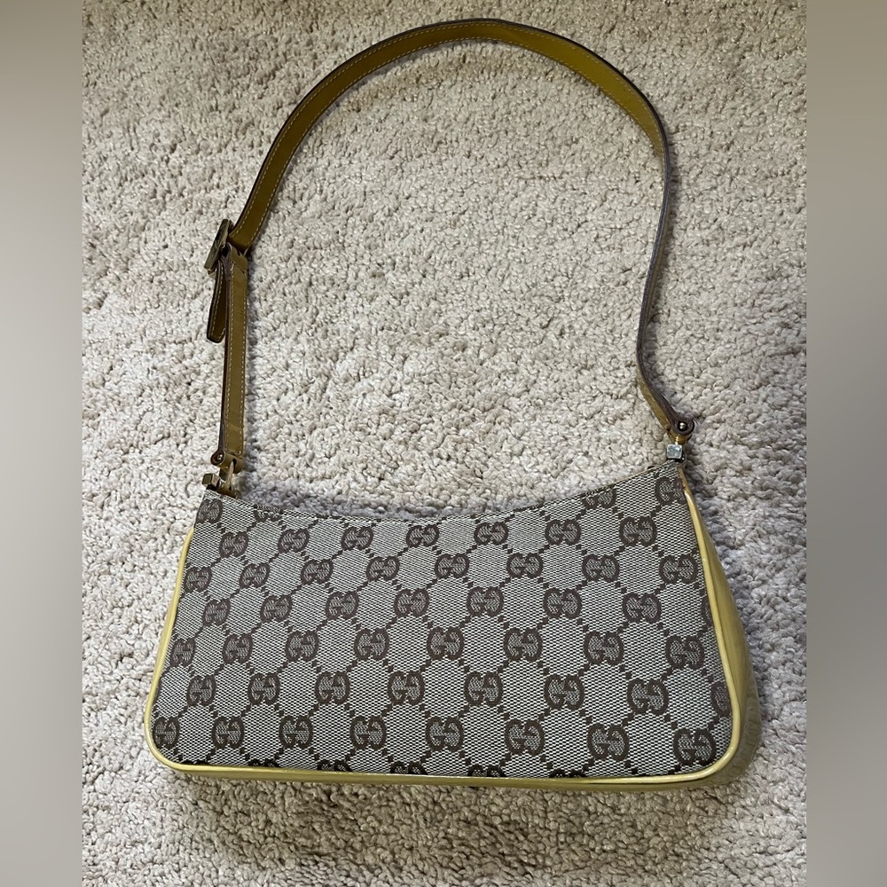 VINTAGE Gucci mini patent leather shoulder bag